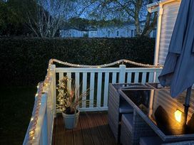 Pinewoods Holiday Park - Holiday Accommodation 21638 - Norfolk - 1188091 - thumbnail photo 4