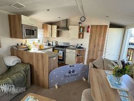 Pinewoods Holiday Park - Holiday Accommodation 21638 - Norfolk - 1188091 - thumbnail photo 8