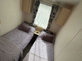 Pinewoods Holiday Park - Holiday Accommodation 21638 - Norfolk - 1188091 - thumbnail photo 10