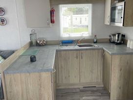 Hafan y Mor Haven - Holiday Accommodation 21655 - North Wales - 1188101 - thumbnail photo 4