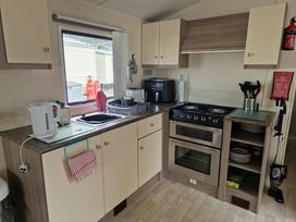 Clarach Bay Holiday Village - Holiday Accommodation 21657 - Mid Wales - 1188103 - thumbnail photo 4