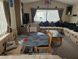 Clarach Bay Holiday Village - Holiday Accommodation 21657 - Mid Wales - 1188103 - thumbnail photo 7