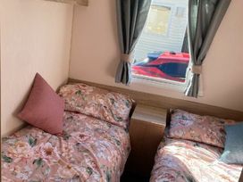 Greenacres Holiday Park - Holiday Accommodation 21664 - North Wales - 1188108 - thumbnail photo 10