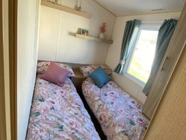 Greenacres Holiday Park - Holiday Accommodation 21664 - North Wales - 1188108 - thumbnail photo 11