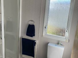 Greenacres Holiday Park - Holiday Accommodation 21664 - North Wales - 1188108 - thumbnail photo 12