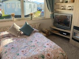 Greenacres Holiday Park - Holiday Accommodation 21664 - North Wales - 1188108 - thumbnail photo 15