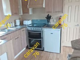 Lyons Sunnysands Holiday Park - Holiday Accommodation 21669 - Mid Wales - 1188111 - thumbnail photo 7