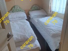 Lyons Sunnysands Holiday Park - Holiday Accommodation 21669 - Mid Wales - 1188111 - thumbnail photo 9