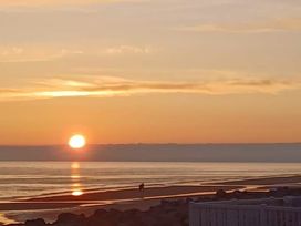 Lyons Sunnysands Holiday Park - Holiday Accommodation 21670 - Mid Wales - 1188112 - thumbnail photo 14