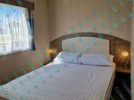 Lyons Sunnysands Holiday Park - Holiday Accommodation 21671 - Mid Wales - 1188113 - thumbnail photo 4