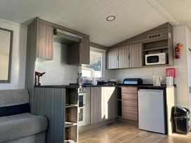 Clarach Bay Holiday Village - Holiday Accommodation 21674 - Mid Wales - 1188116 - thumbnail photo 6