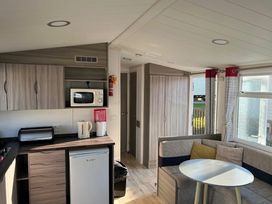 Clarach Bay Holiday Village - Holiday Accommodation 21674 - Mid Wales - 1188116 - thumbnail photo 7