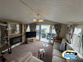 Golden Palm Resort - Holiday Accommodation 21676 - Lincolnshire - 1188117 - thumbnail photo 2