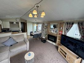 Golden Palm Resort - Holiday Accommodation 21676 - Lincolnshire - 1188117 - thumbnail photo 3