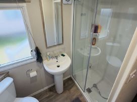 Lido Beach Holiday Park - Holiday Accommodation 21682 - North Wales - 1188122 - thumbnail photo 4