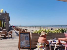 Lido Beach Holiday Park - Holiday Accommodation 21682 - North Wales - 1188122 - thumbnail photo 9
