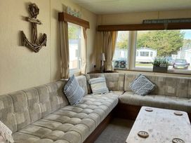 Cayton Bay Caravan Park - Holiday Accommodation 21683 - North Yorkshire (incl. Whitby) - 1188123 - thumbnail photo 6