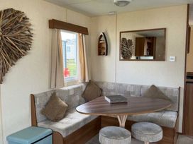 Cayton Bay Caravan Park - Holiday Accommodation 21683 - North Yorkshire (incl. Whitby) - 1188123 - thumbnail photo 7