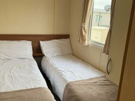 Cayton Bay Caravan Park - Holiday Accommodation 21683 - North Yorkshire (incl. Whitby) - 1188123 - thumbnail photo 12