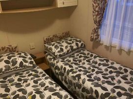 Hopton Holiday Village - Holiday Accommodation 2169 - Suffolk & Essex - 1188125 - thumbnail photo 3