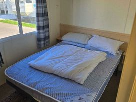 Lyons Robin Hood - Holiday Accommodation 21702 - North Wales - 1188135 - thumbnail photo 9