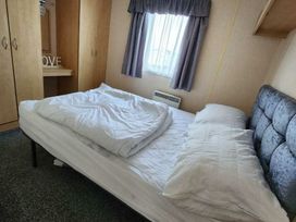 Kingfisher Caravan Park - Holiday Accommodation 21709 - Lincolnshire - 1188140 - thumbnail photo 10