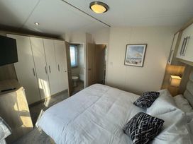 Golden Palm Resort - Holiday Accommodation 21710 - Lincolnshire - 1188141 - thumbnail photo 9