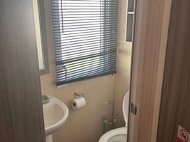 Marton Mere Holiday Village - Holiday Accommodation 21719 - Lake District - 1188148 - thumbnail photo 10