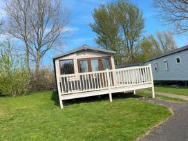 Marton Mere Holiday Village - Holiday Accommodation 21719 - Lake District - 1188148 - thumbnail photo 11