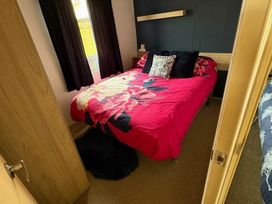 Devon Cliffs Holiday Park - Holiday Accommodation 21721 - Devon - 1188150 - thumbnail photo 6