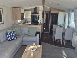 Sandhills Holiday Park - Holiday Accommodation 21722 - Isle of Wight & Hampshire - 1188151 - thumbnail photo 3