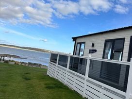 Trecco Bay - Holiday Accommodation 21732 - Somerset & Wiltshire - 1188158 - thumbnail photo 14