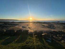 Trecco Bay - Holiday Accommodation 21732 - Somerset & Wiltshire - 1188158 - thumbnail photo 16