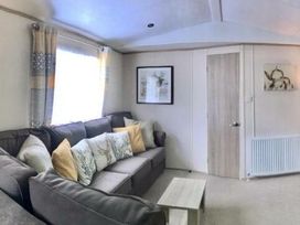 Oakdene Forest Park - Holiday Accommodation 21736 - Hampshire - 1188160 - thumbnail photo 3