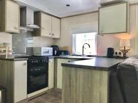 Oakdene Forest Park - Holiday Accommodation 21736 - Hampshire - 1188160 - thumbnail photo 4