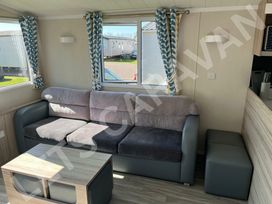 Church Farm Holiday Village - Holiday Accommodation 21738 - Hampshire - 1188161 - thumbnail photo 4