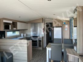 Church Farm Holiday Village - Holiday Accommodation 21738 - Hampshire - 1188161 - thumbnail photo 6