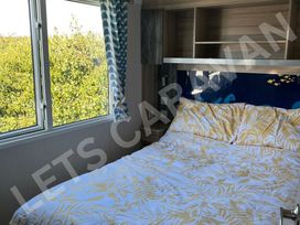 Church Farm Holiday Village - Holiday Accommodation 21738 - Hampshire - 1188161 - thumbnail photo 8