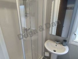 Marton Mere Holiday Village - Holiday Accommodation 21739 - Lake District - 1188162 - thumbnail photo 10