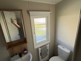 Hafan y Mor Haven - Holiday Accommodation 21748 - North Wales - 1188169 - thumbnail photo 4
