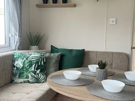 Marine Holiday Park - Holiday Accommodation 21749 - North Wales - 1188170 - thumbnail photo 2