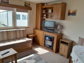Ty Mawr Holiday Park - Holiday Accommodation 21752 - North Wales - 1188172 - thumbnail photo 3