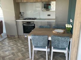 Hopton Holiday Village - Holiday Accommodation 21760 - Suffolk & Essex - 1188176 - thumbnail photo 7