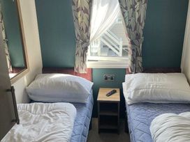Hopton Holiday Village - Holiday Accommodation 21760 - Suffolk & Essex - 1188176 - thumbnail photo 11