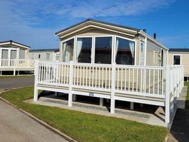 Golden Palm Resort - Holiday Accommodation 21761 - Lincolnshire - 1188177 - thumbnail photo 1
