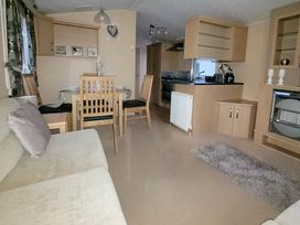 Golden Palm Resort - Holiday Accommodation 21761 - Lincolnshire - 1188177 - thumbnail photo 2