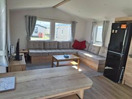 Lyons Sunnysands Holiday Park - Holiday Accommodation 21766 - Mid Wales - 1188181 - thumbnail photo 11