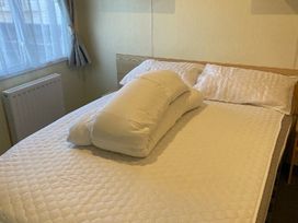 Lyons Sunnysands Holiday Park - Holiday Accommodation 21772 - Mid Wales - 1188187 - thumbnail photo 3