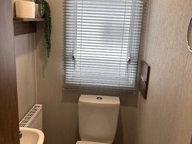 Marton Mere Holiday Village - Holiday Accommodation 21777 - Lake District - 1188192 - thumbnail photo 9