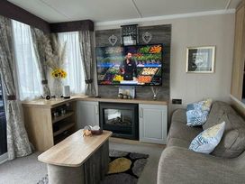 Trecco Bay - Holiday Accommodation 21779 - Somerset & Wiltshire - 1188194 - thumbnail photo 3